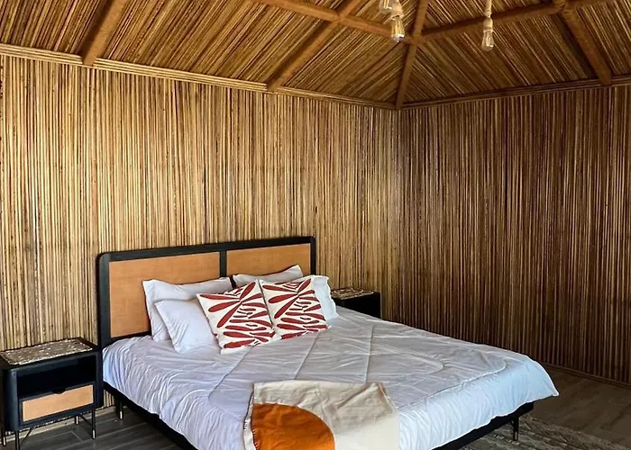 Qantab Hut